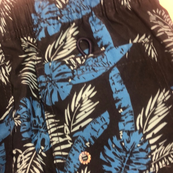 SwimTrunks NWT Lg (14-16) swim trunks mesh liner - Picture 7 of 9